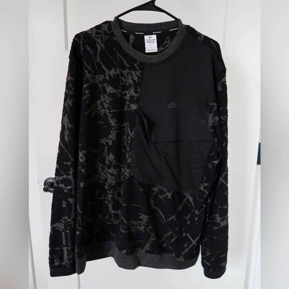 Nike sweatshirt